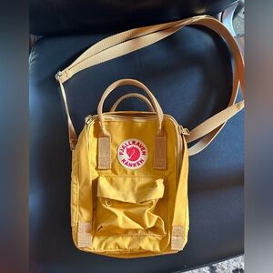 Fjallraven Kanken mini sling in color ochre. EUC